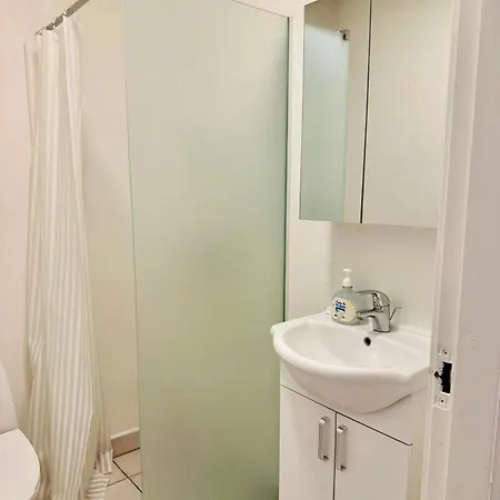 5 Min Walk To Lego House - N3 Apartment *